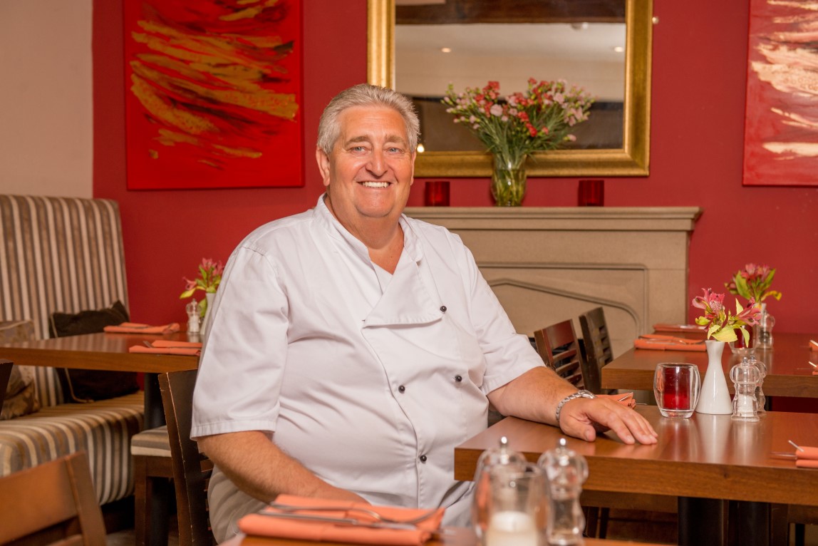 //www.greyhoundinn.co.uk/wp-content/uploads/2020/10/Steve-Dennis-Head-Chef.jpg