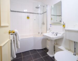 Superior Double Bathroom Greyhound Coaching Inn Lutterworth